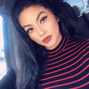 Meet your Posher, Desiree